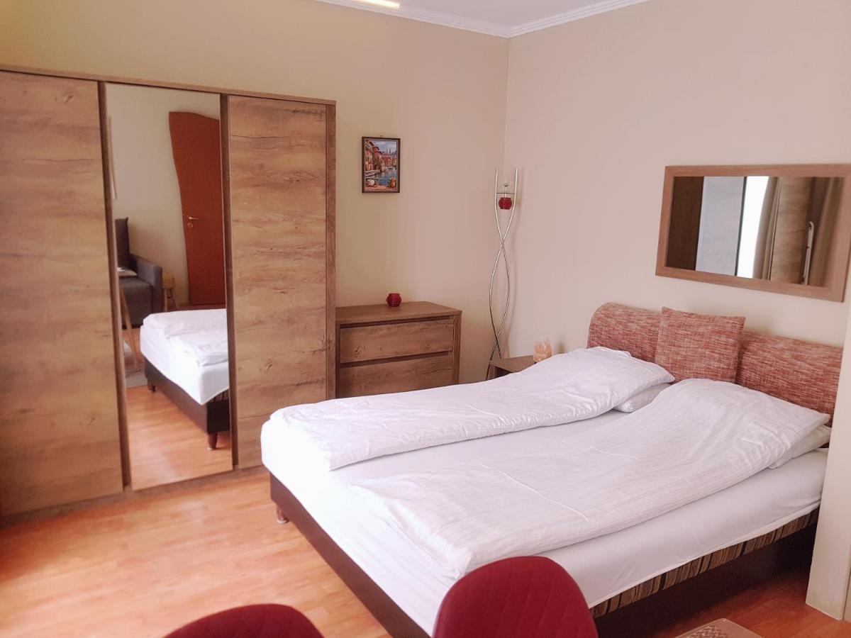 Lola Studio Apartman Hajdúszoboszló Kültér fotó